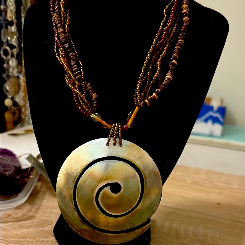 Tahitian Black Lip Mother of Pearl Neaklace